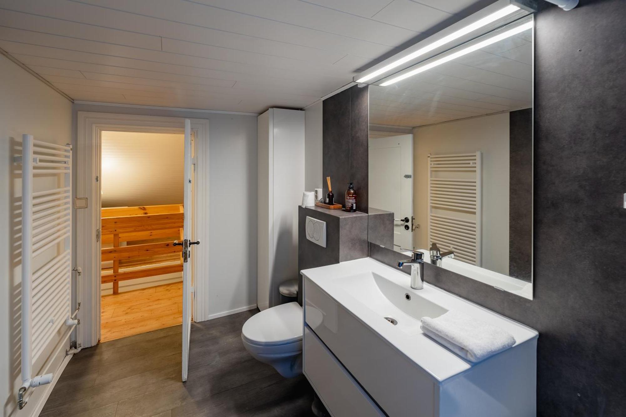 Day Dream Central Akureyri Three Bedroom Apt Zewnętrze zdjęcie