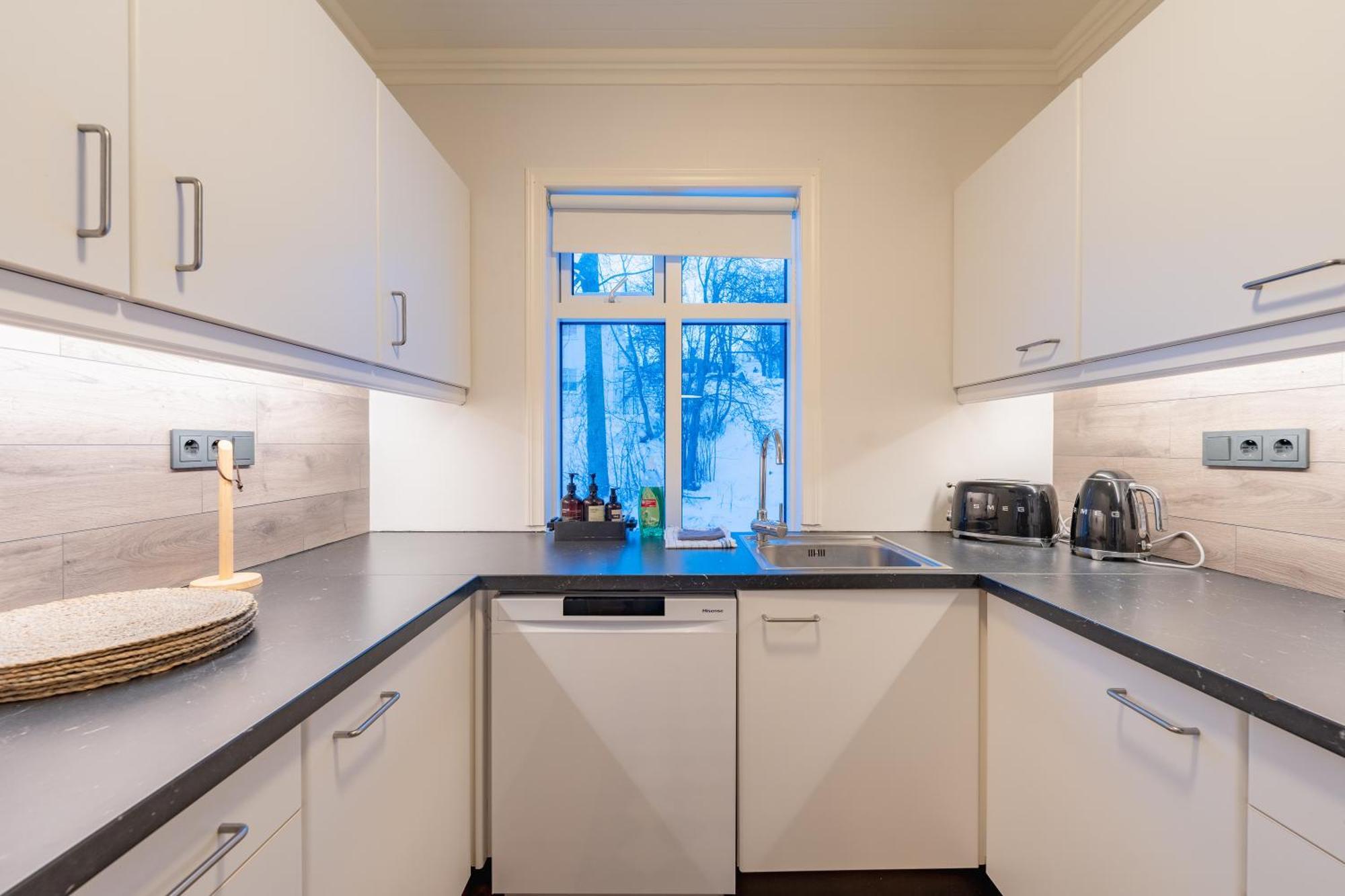 Day Dream Central Akureyri Three Bedroom Apt Zewnętrze zdjęcie
