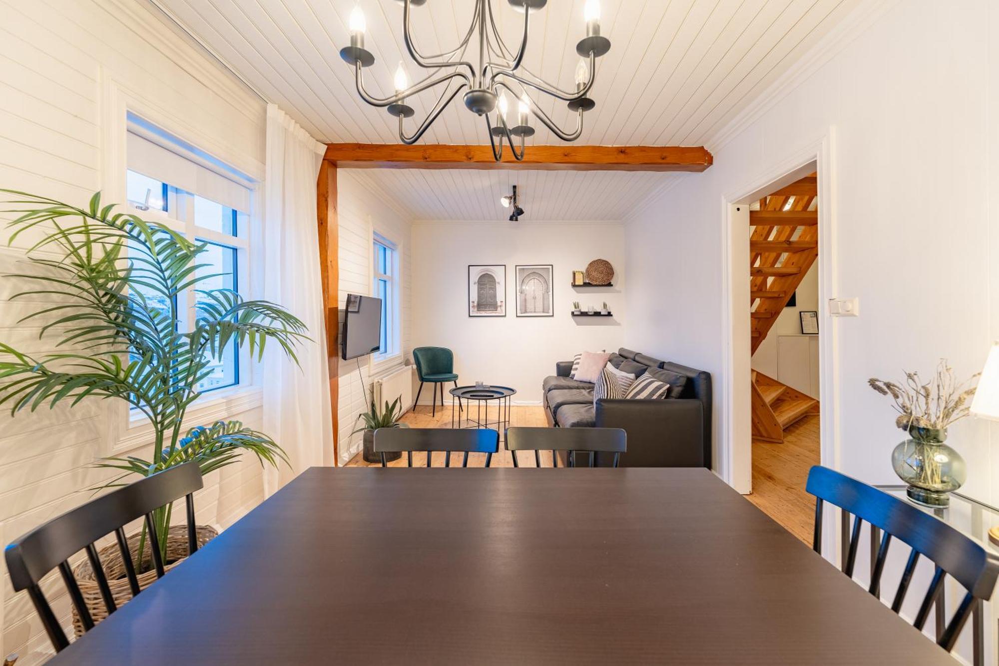 Day Dream Central Akureyri Three Bedroom Apt Zewnętrze zdjęcie