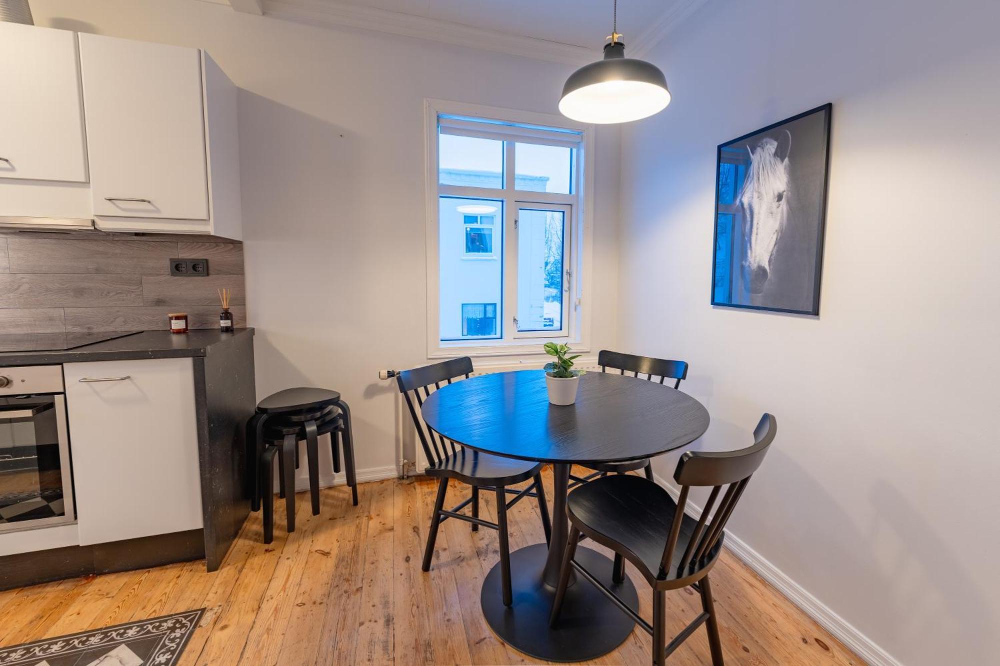 Day Dream Central Akureyri Three Bedroom Apt Zewnętrze zdjęcie