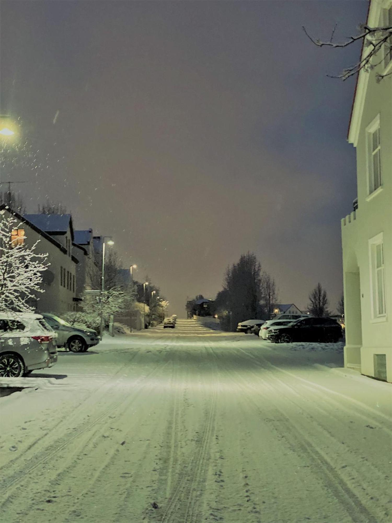 Day Dream Central Akureyri Three Bedroom Apt Zewnętrze zdjęcie